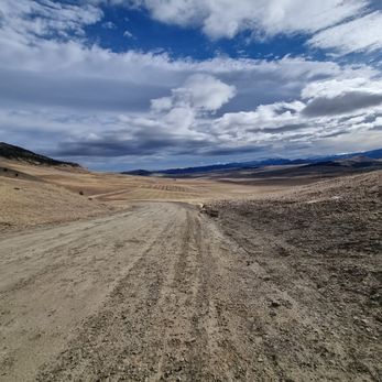 Grusvei på fjellet