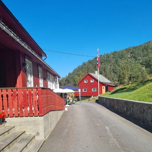 To røde hus